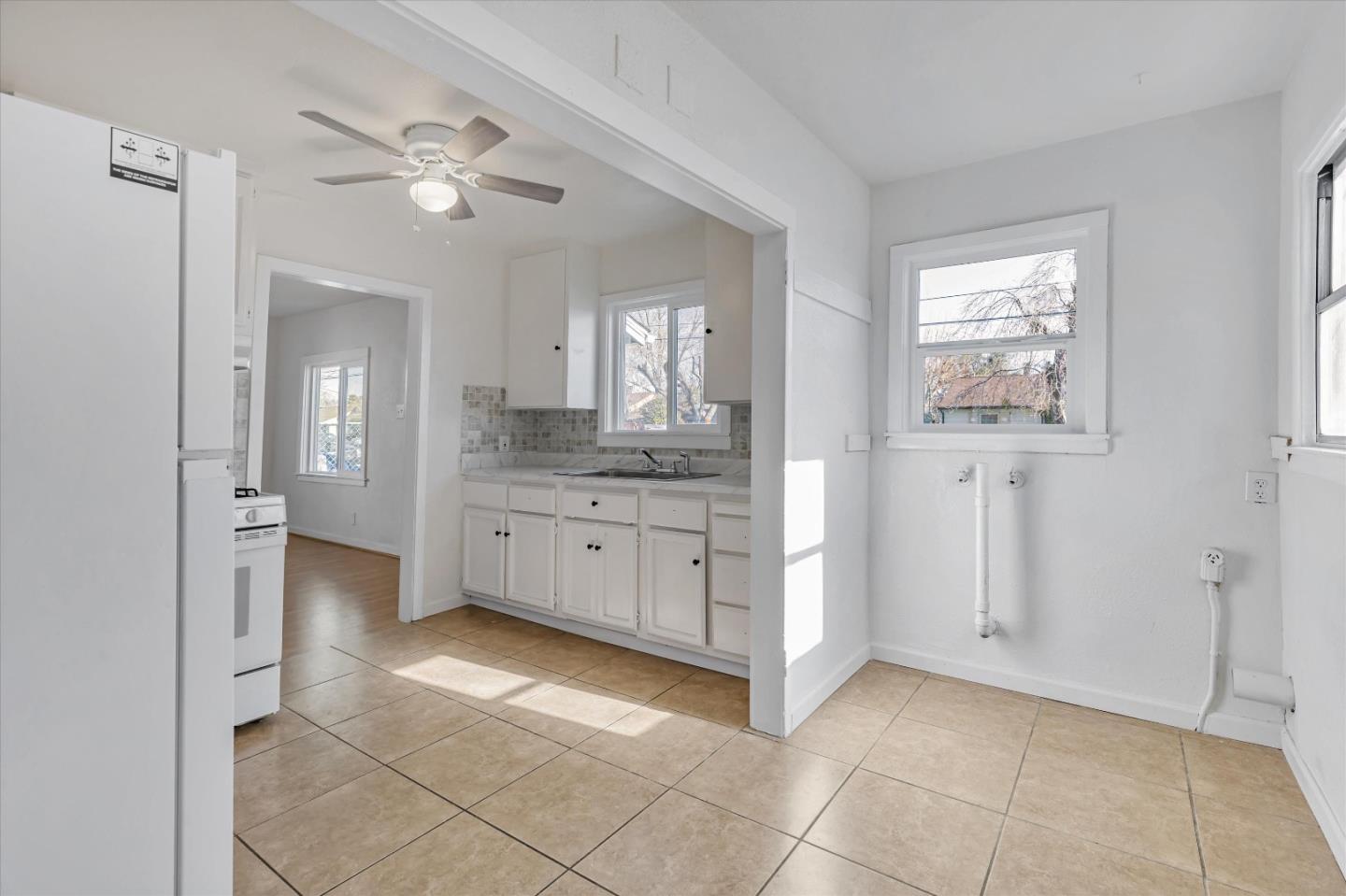 Detail Gallery Image 9 of 24 For 2343 Erickson St, Sacramento,  CA 95815 - – Beds | – Baths