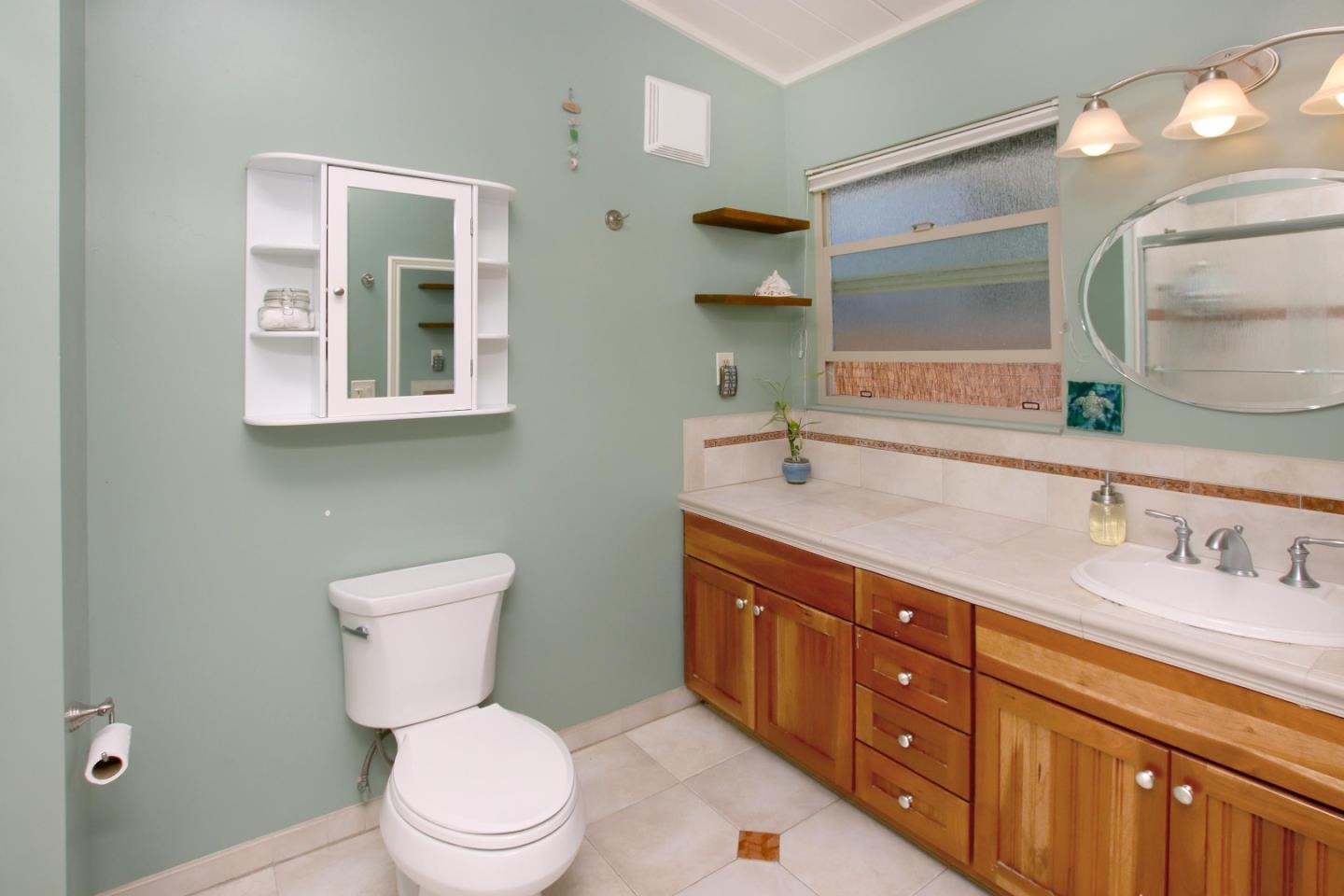 Detail Gallery Image 16 of 38 For 620 Rio Del Mar Blvd, Aptos,  CA 95003 - 4 Beds | 3 Baths