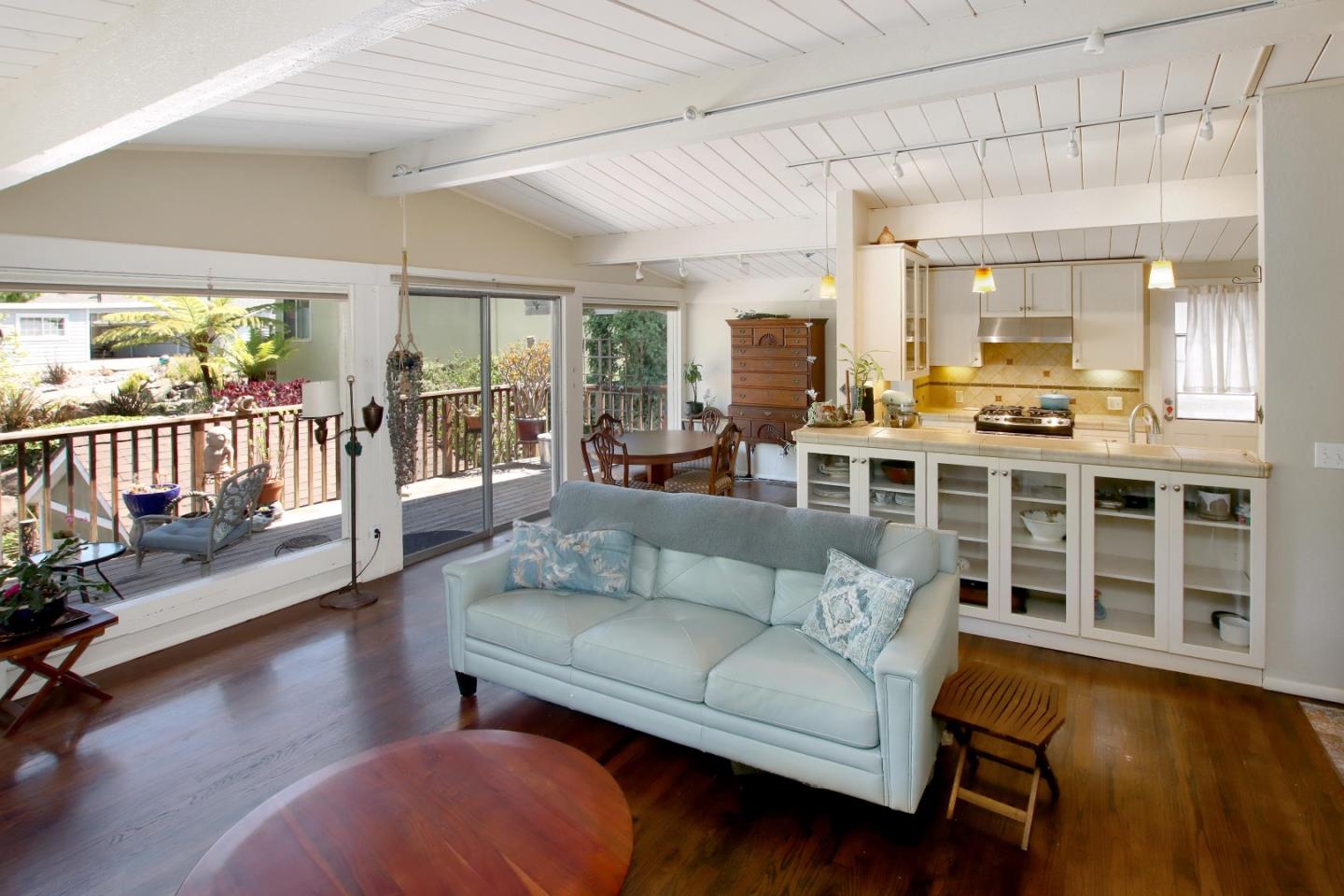 Detail Gallery Image 4 of 38 For 620 Rio Del Mar Blvd, Aptos,  CA 95003 - 4 Beds | 3 Baths