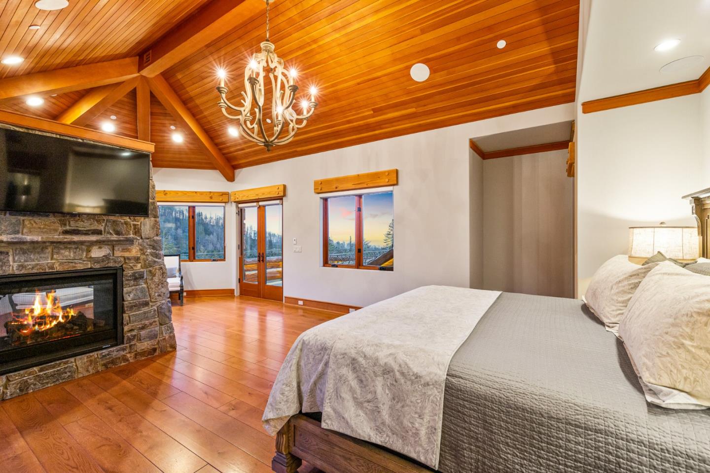 Detail Gallery Image 10 of 28 For 2088 Green Oaks, Pescadero,  CA 94060 - 7 Beds | 8/3 Baths