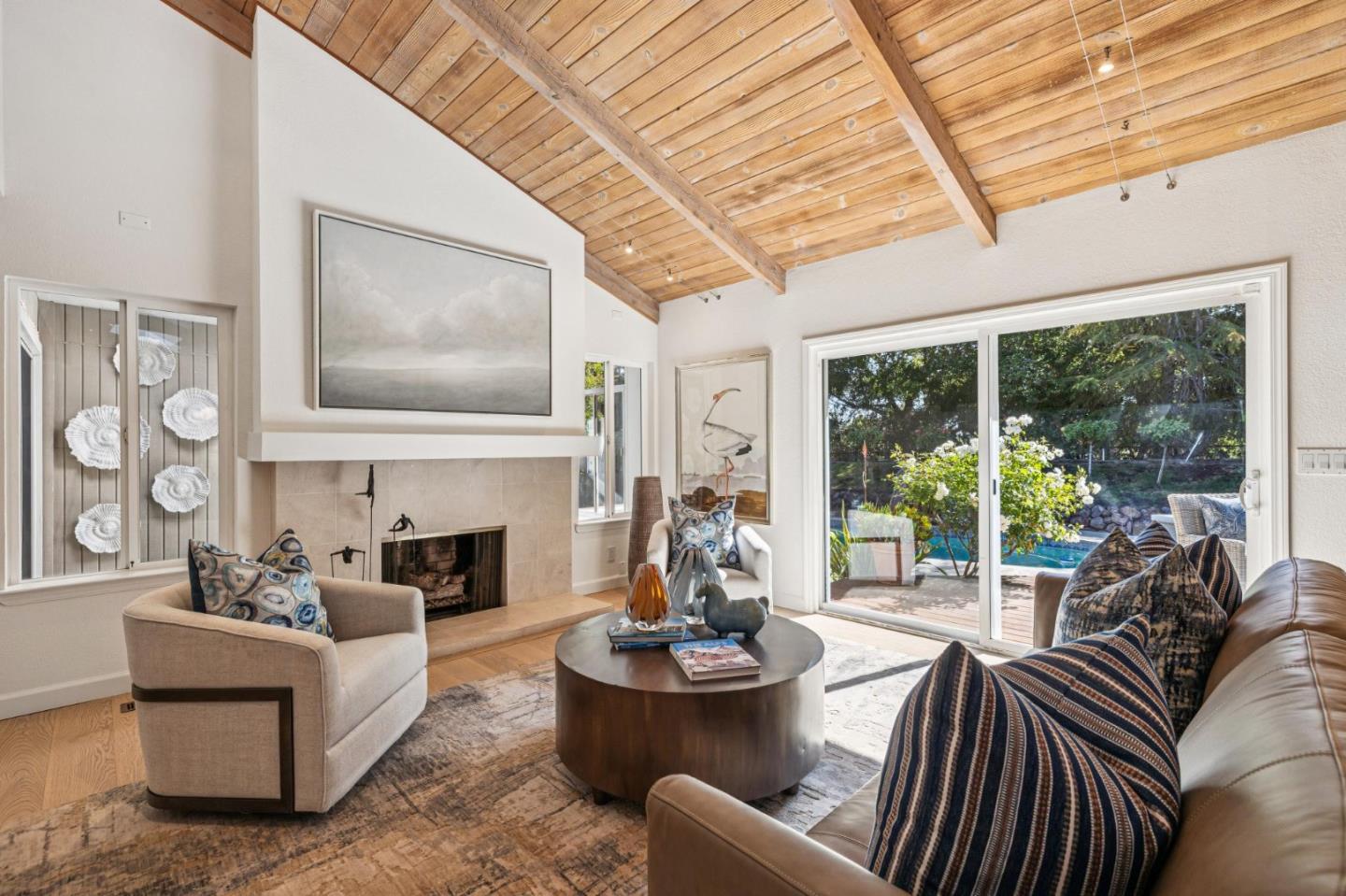 Detail Gallery Image 18 of 54 For 822 Mesa Ct, Palo Alto,  CA 94306 - 5 Beds | 3/1 Baths