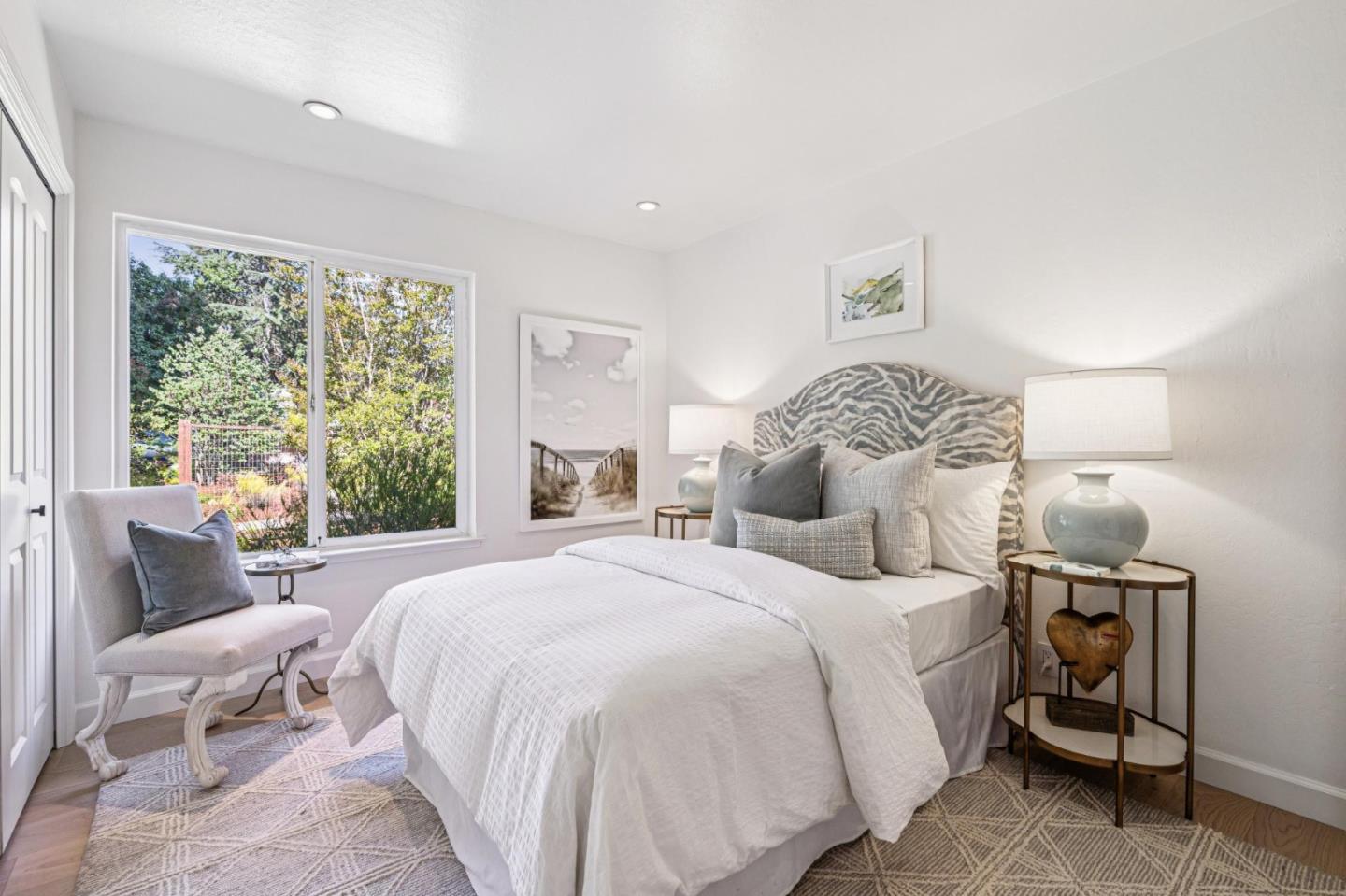 Detail Gallery Image 32 of 54 For 822 Mesa Ct, Palo Alto,  CA 94306 - 5 Beds | 3/1 Baths