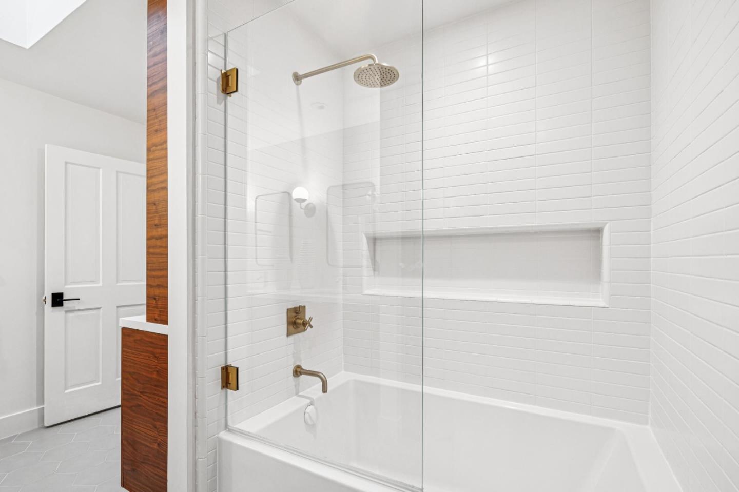 Detail Gallery Image 36 of 54 For 822 Mesa Ct, Palo Alto,  CA 94306 - 5 Beds | 3/1 Baths