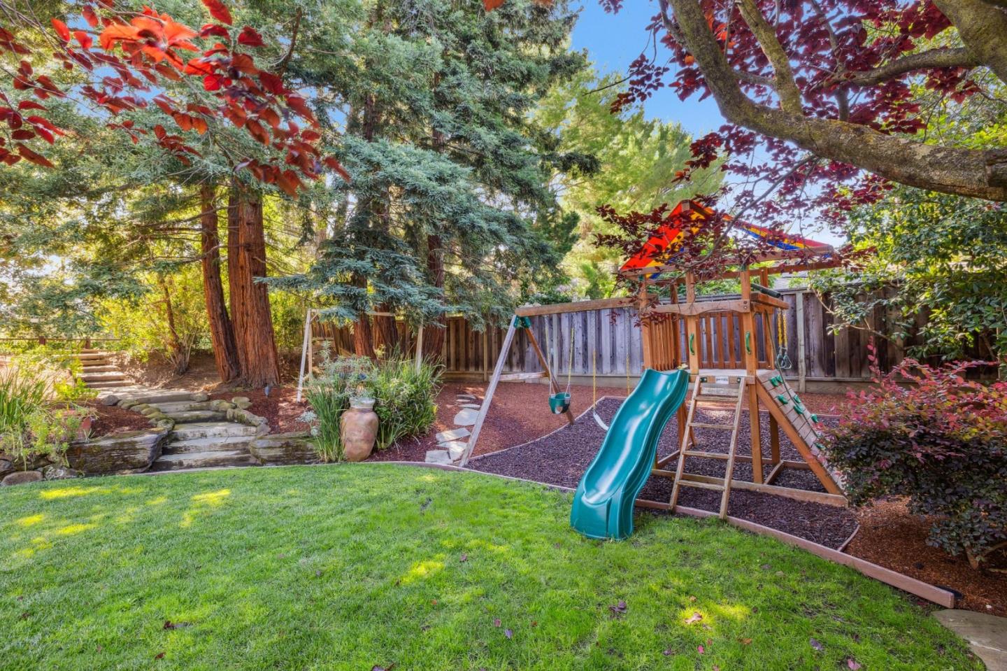 Detail Gallery Image 42 of 54 For 822 Mesa Ct, Palo Alto,  CA 94306 - 5 Beds | 3/1 Baths