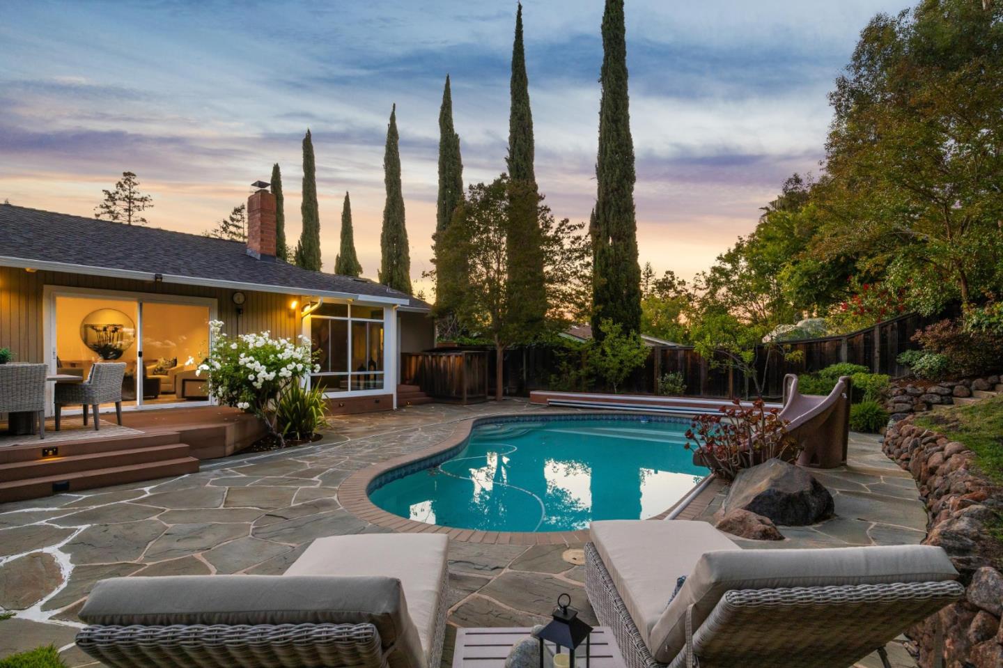 Detail Gallery Image 50 of 54 For 822 Mesa Ct, Palo Alto,  CA 94306 - 5 Beds | 3/1 Baths