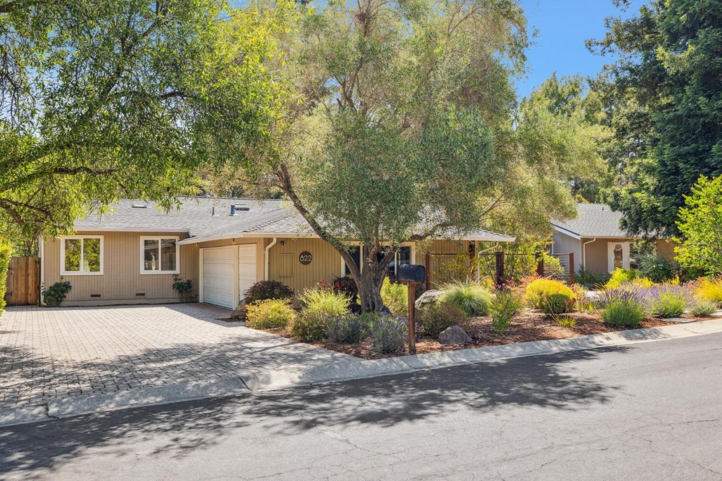 Detail Gallery Image 53 of 54 For 822 Mesa Ct, Palo Alto,  CA 94306 - 5 Beds | 3/1 Baths