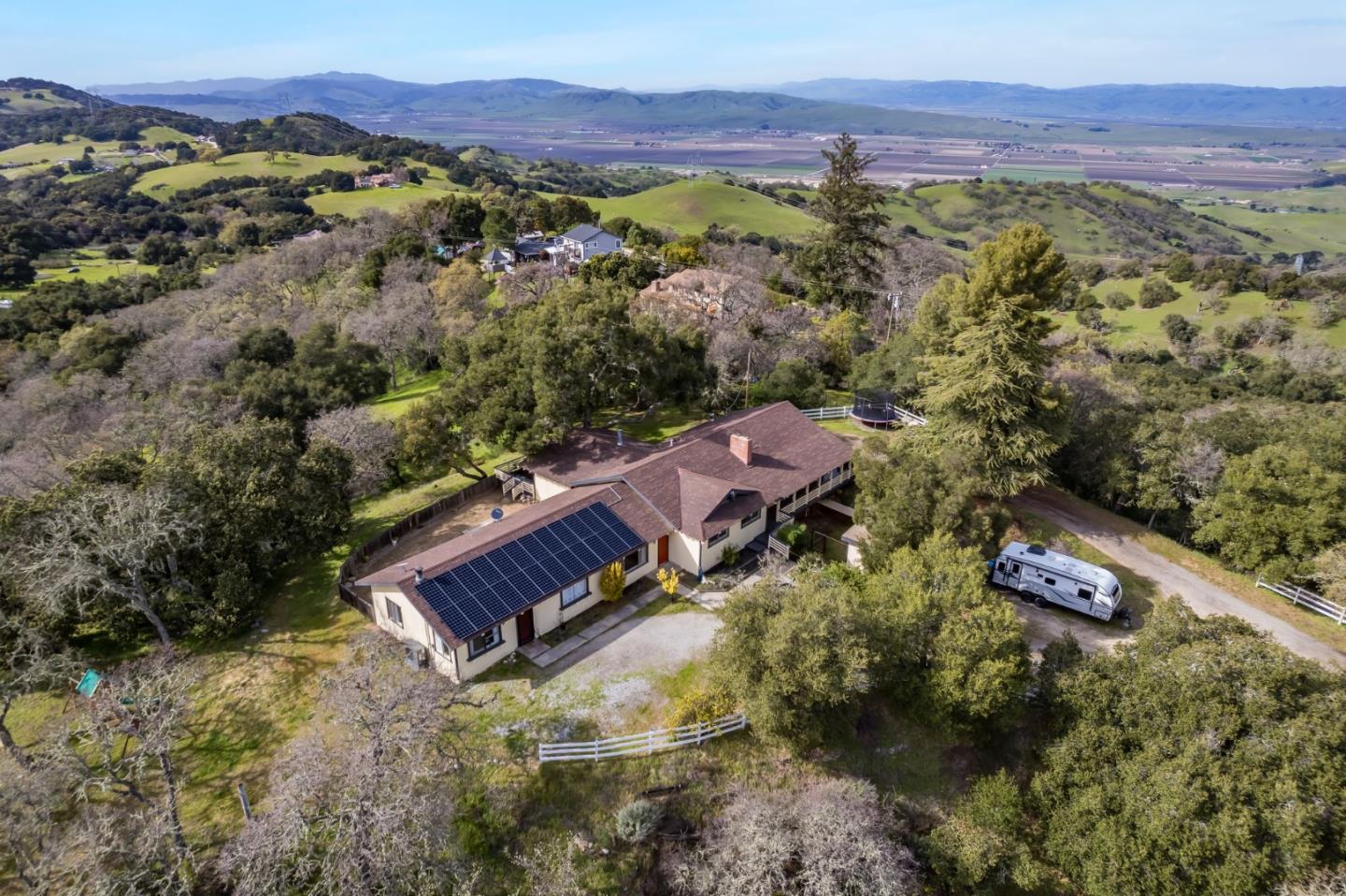 Detail Gallery Image 5 of 50 For 340 Hillside Rd, San Juan Bautista,  CA 95045 - 4 Beds | 3 Baths