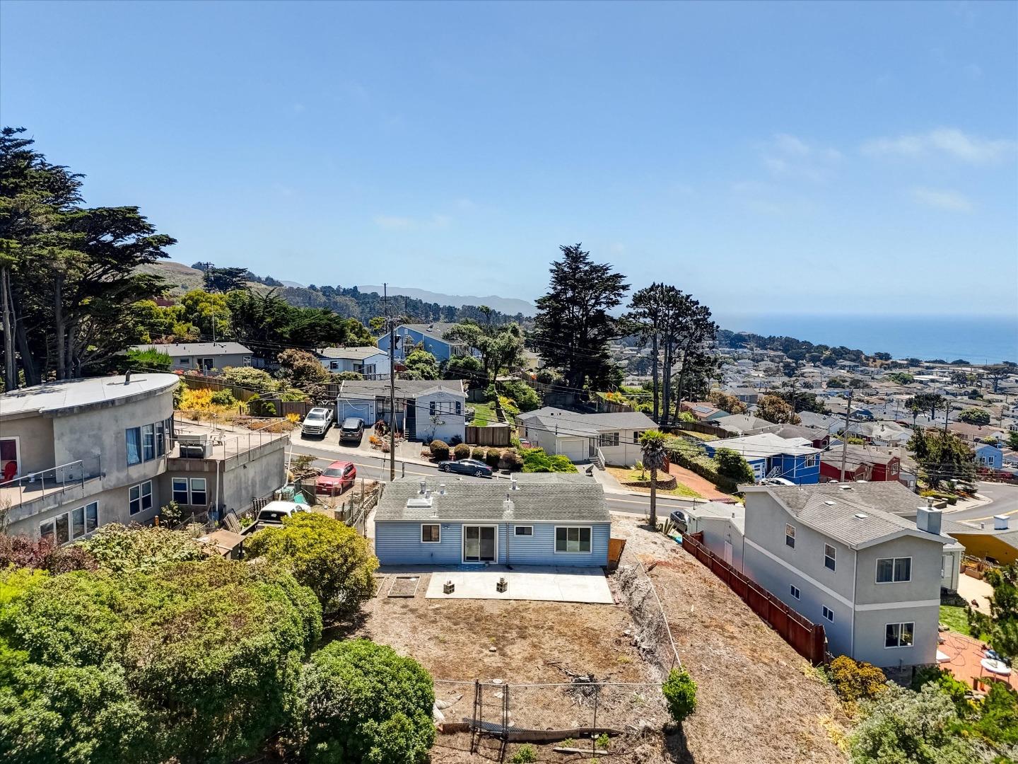 Detail Gallery Image 13 of 51 For 331 Manor Dr, Pacifica,  CA 94044 - 3 Beds | 1 Baths