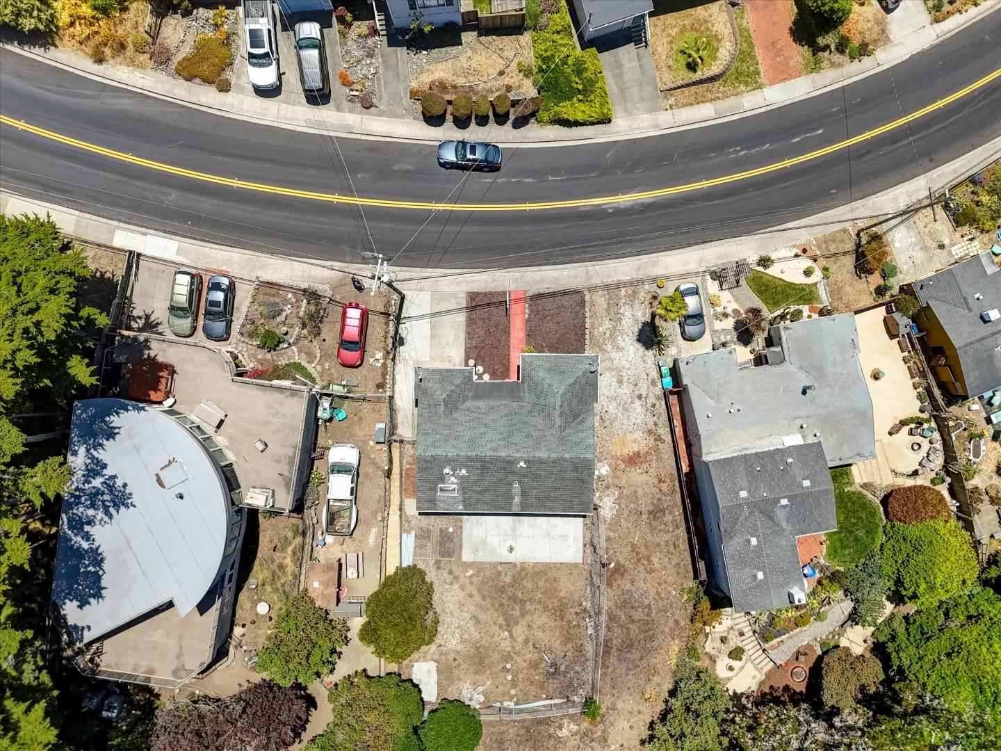 Detail Gallery Image 15 of 51 For 331 Manor Dr, Pacifica,  CA 94044 - 3 Beds | 1 Baths