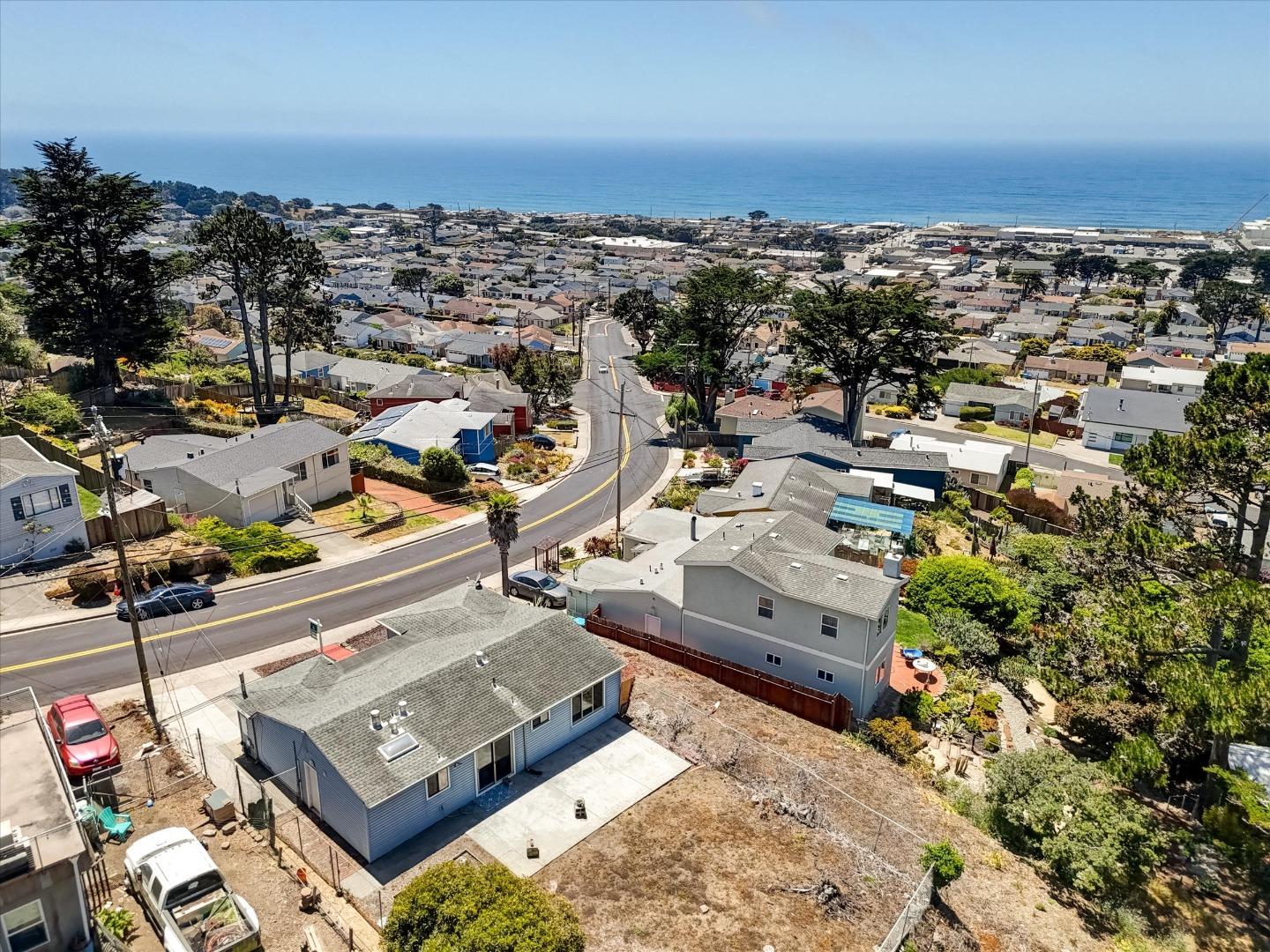 Detail Gallery Image 18 of 51 For 331 Manor Dr, Pacifica,  CA 94044 - 3 Beds | 1 Baths