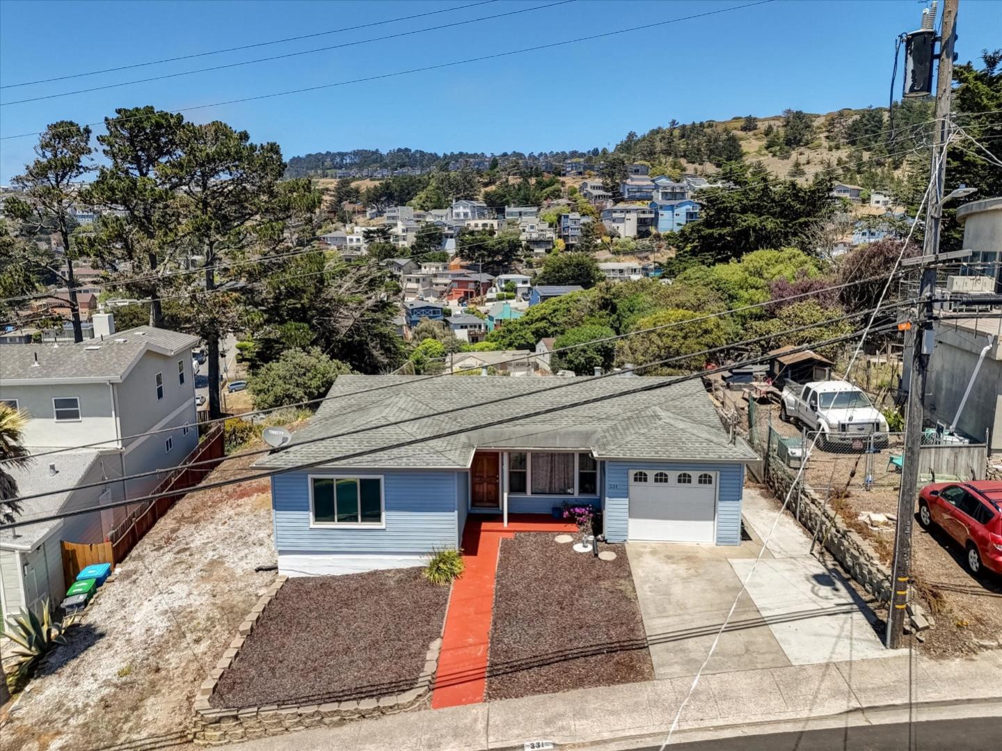 Detail Gallery Image 2 of 51 For 331 Manor Dr, Pacifica,  CA 94044 - 3 Beds | 1 Baths