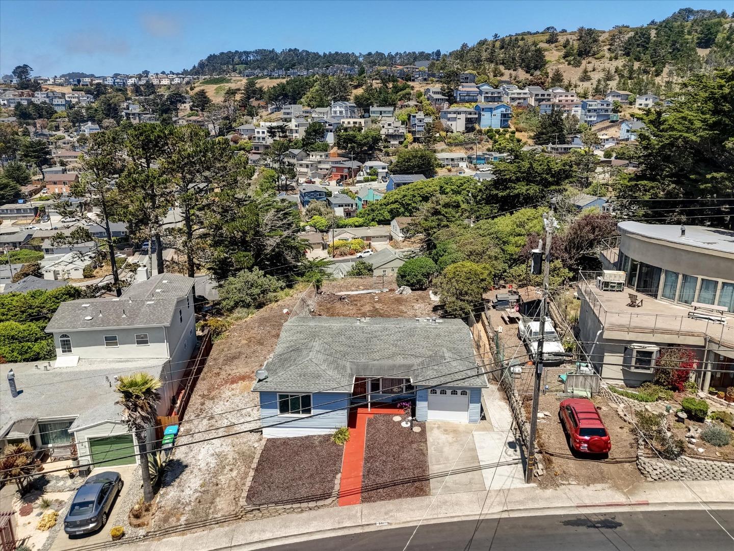 Detail Gallery Image 7 of 51 For 331 Manor Dr, Pacifica,  CA 94044 - 3 Beds | 1 Baths