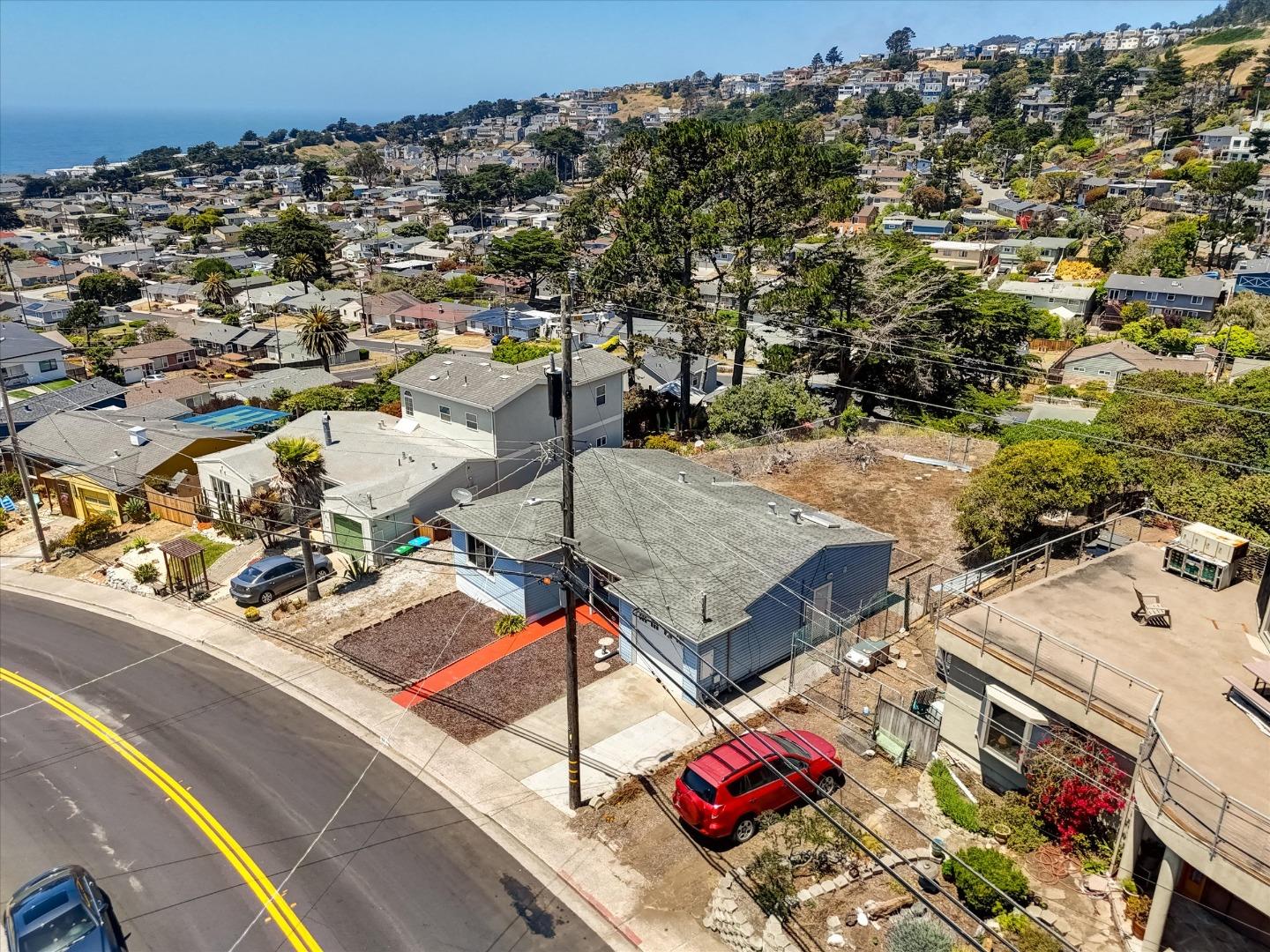 Detail Gallery Image 9 of 51 For 331 Manor Dr, Pacifica,  CA 94044 - 3 Beds | 1 Baths