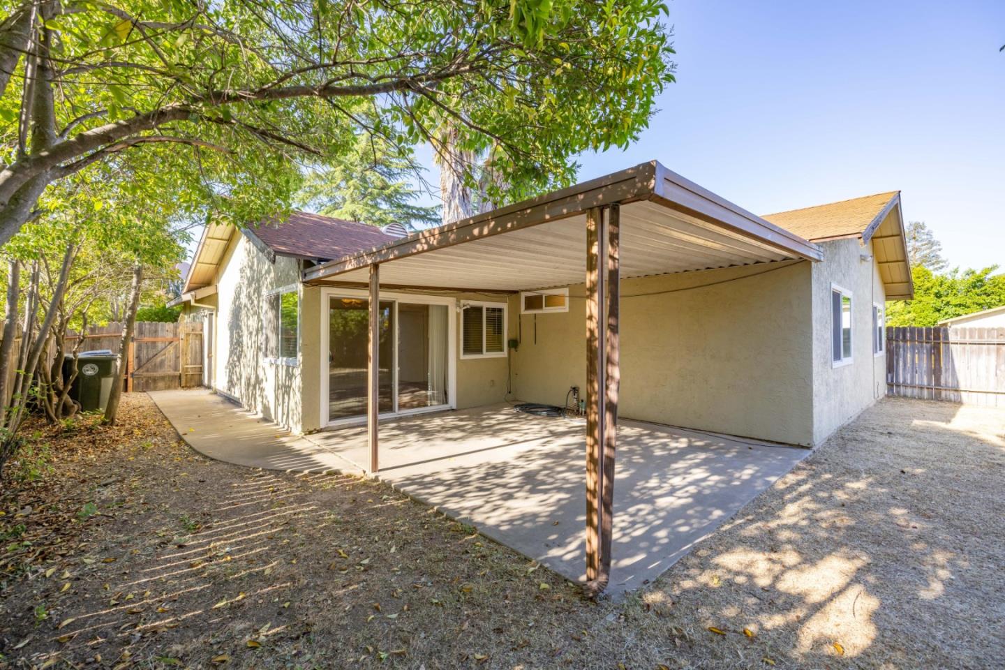 Detail Gallery Image 11 of 13 For 6862 Westchester Way, Citrus Heights,  CA 95621 - 3 Beds | 2 Baths