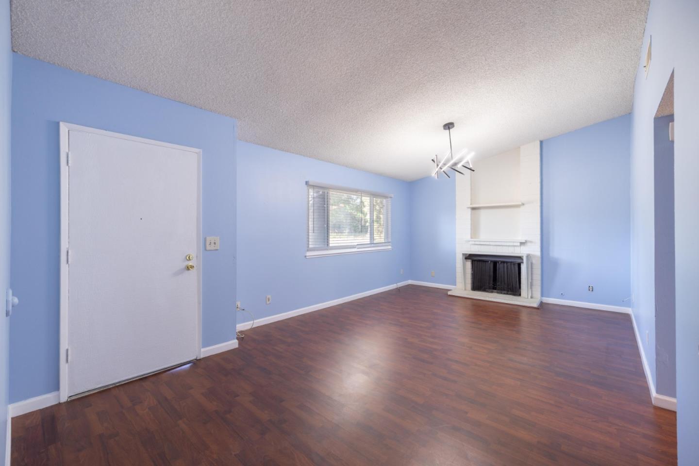 Detail Gallery Image 2 of 13 For 6862 Westchester Way, Citrus Heights,  CA 95621 - 3 Beds | 2 Baths