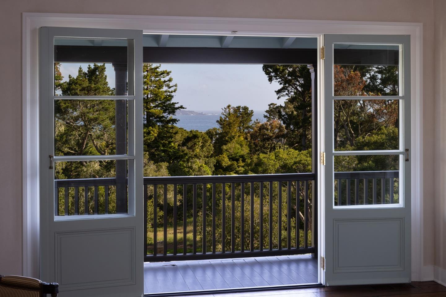Detail Gallery Image 11 of 20 For 1522 Riata Rd, Pebble Beach,  CA 93953 - 4 Beds | 4/1 Baths