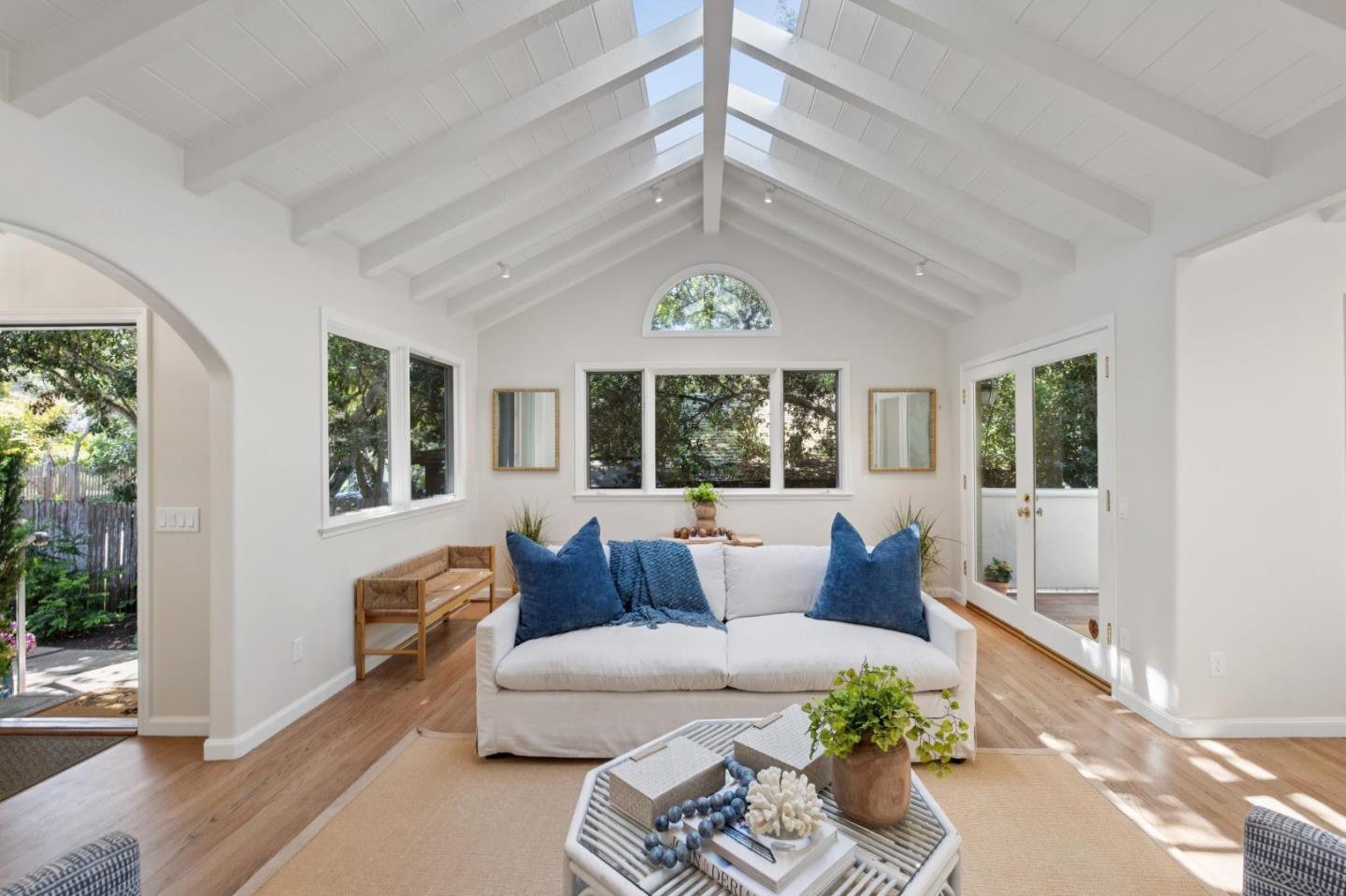 Detail Gallery Image 12 of 81 For 0 Camino Real 5 Sw of 13th Ave, Carmel,  CA 93921 - 3 Beds | 2 Baths
