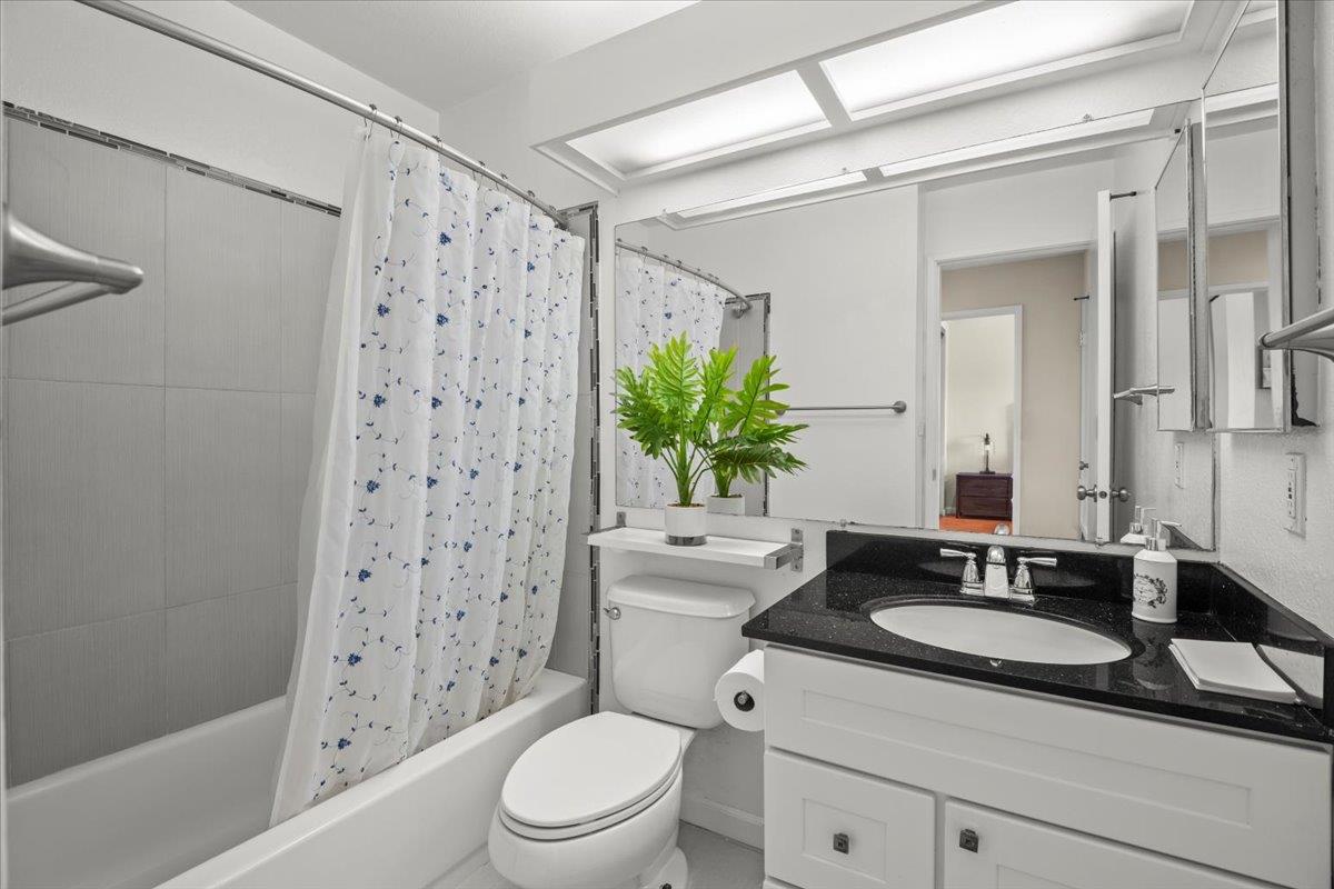 Detail Gallery Image 10 of 16 For 3847 Yorkshire St #8,  San Leandro,  CA 94578 - 2 Beds | 2 Baths