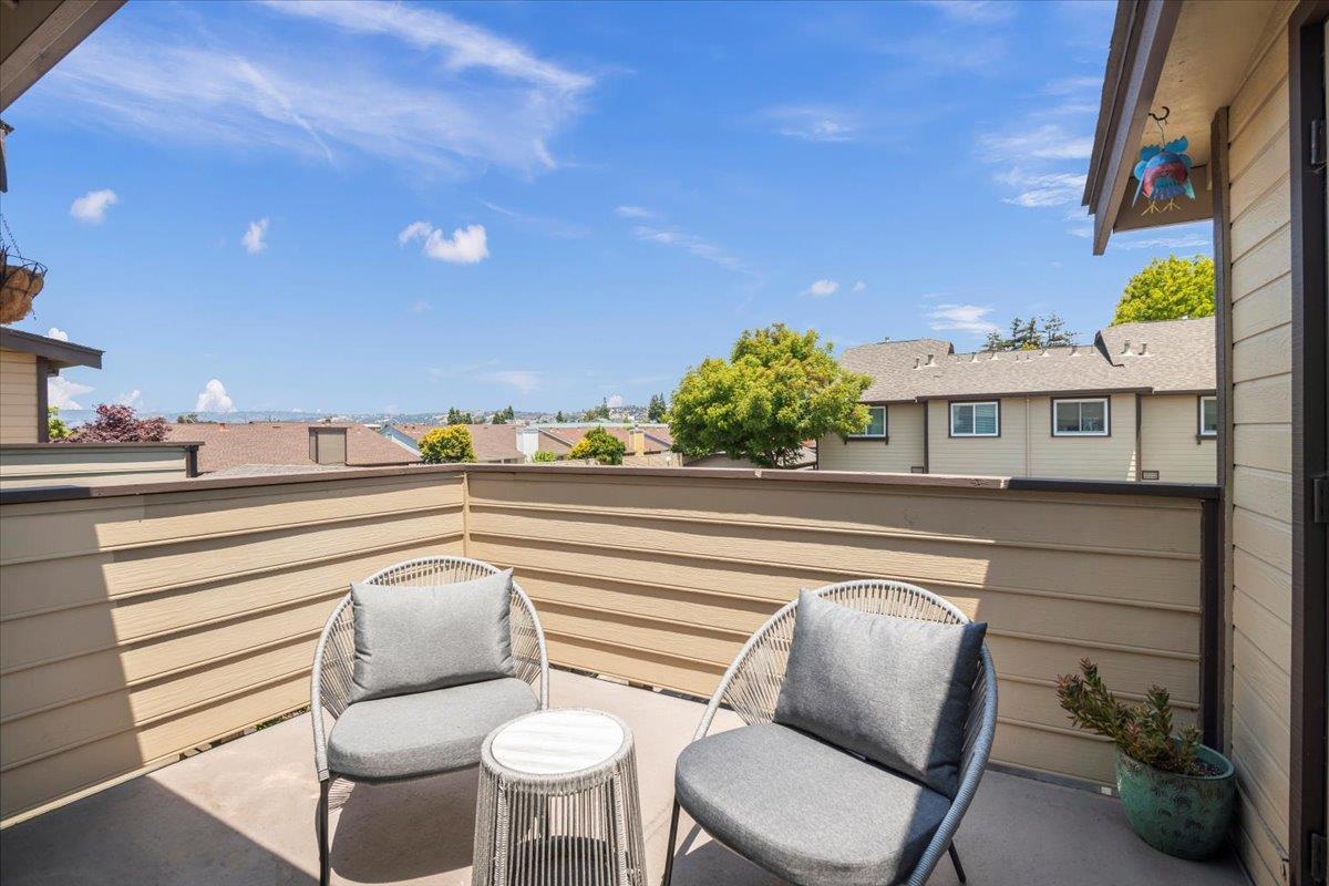 Detail Gallery Image 11 of 16 For 3847 Yorkshire St #8,  San Leandro,  CA 94578 - 2 Beds | 2 Baths
