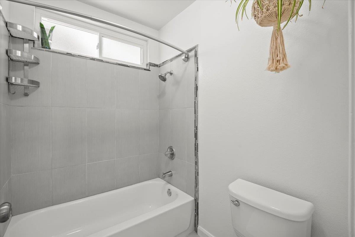 Detail Gallery Image 13 of 16 For 3847 Yorkshire St #8,  San Leandro,  CA 94578 - 2 Beds | 2 Baths