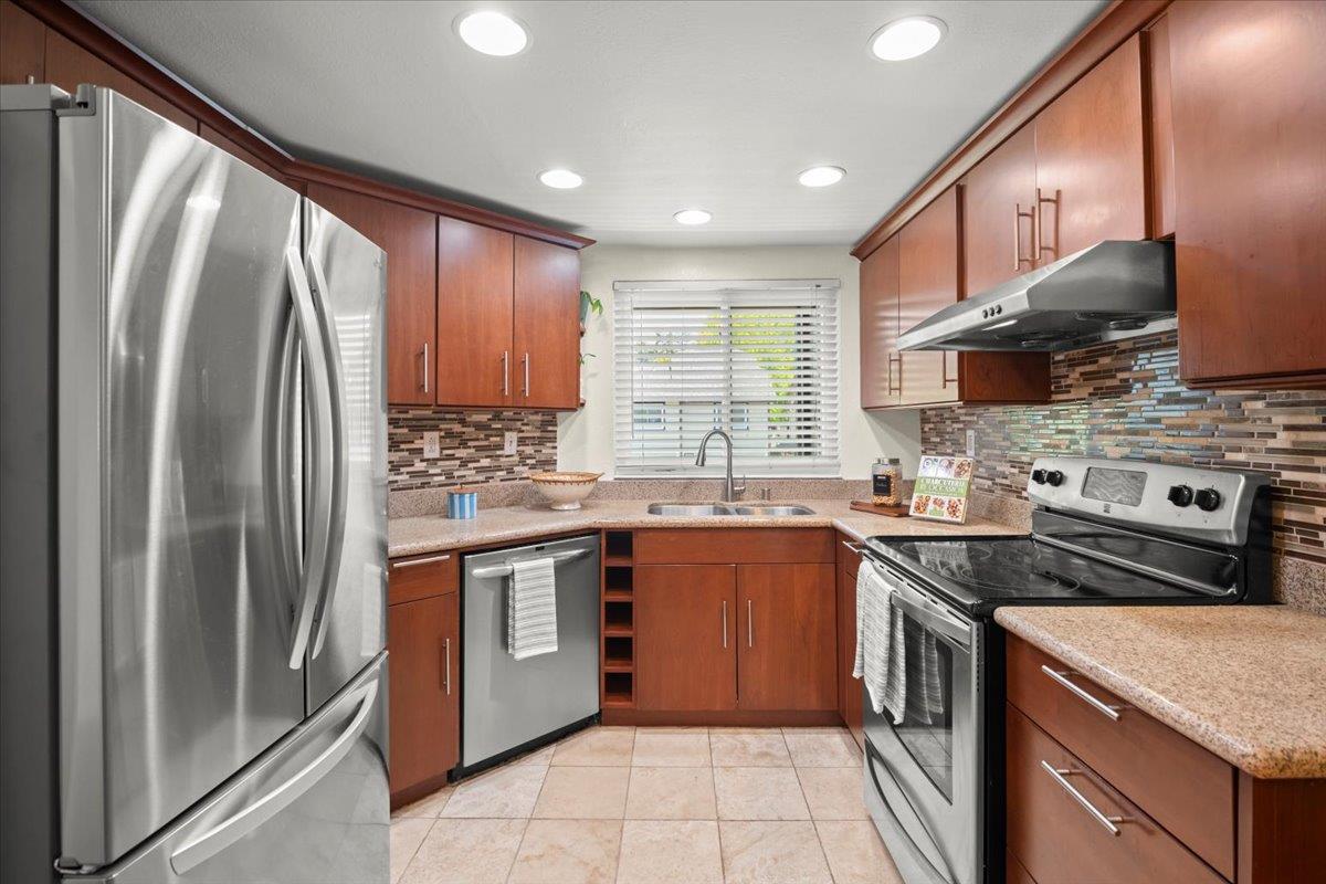 Detail Gallery Image 8 of 16 For 3847 Yorkshire St #8,  San Leandro,  CA 94578 - 2 Beds | 2 Baths