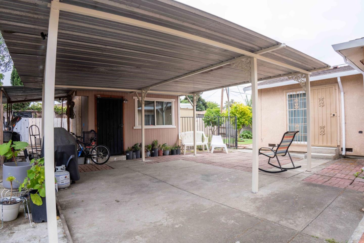 Detail Gallery Image 25 of 27 For 2232 Euclid Ave, East Palo Alto,  CA 94303 - 4 Beds | 1/1 Baths