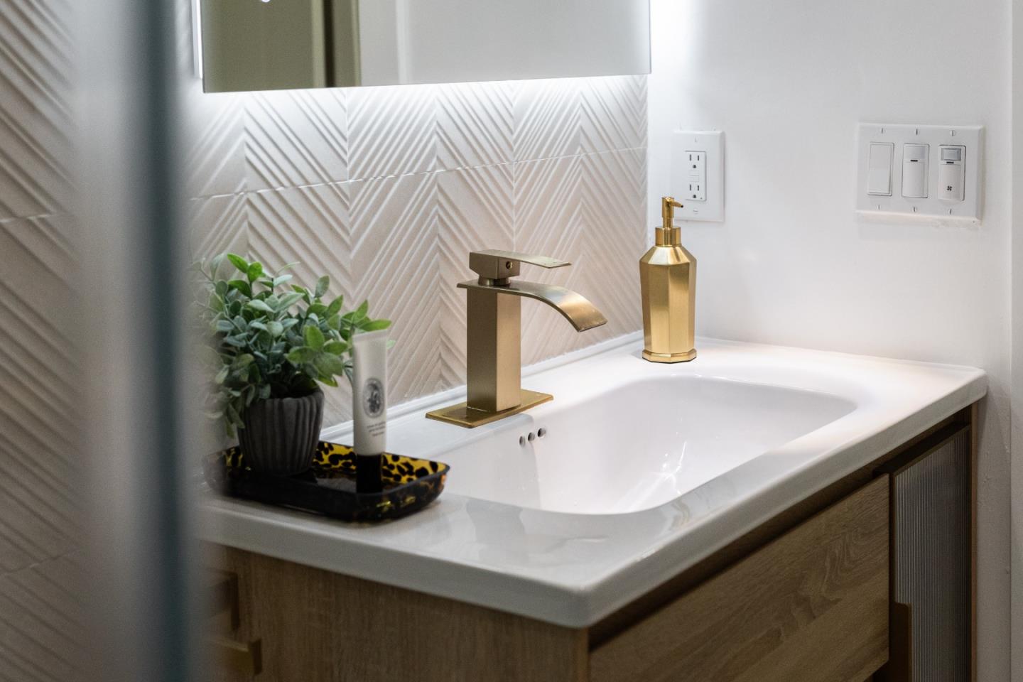 Detail Gallery Image 27 of 41 For 314 Germaine Ave, Santa Cruz,  CA 95065 - 5 Beds | 2/1 Baths