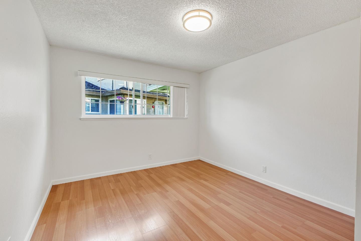 Detail Gallery Image 12 of 19 For 2498 Golzio Ct #1,  San Jose,  CA 95133 - 2 Beds | 1 Baths