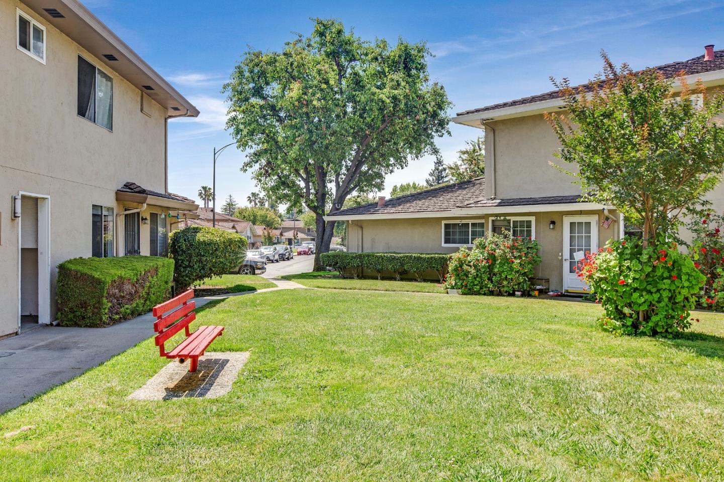 Detail Gallery Image 14 of 19 For 2498 Golzio Ct #1,  San Jose,  CA 95133 - 2 Beds | 1 Baths