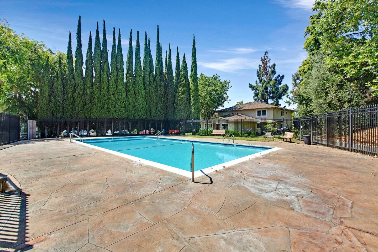 Detail Gallery Image 16 of 19 For 2498 Golzio Ct #1,  San Jose,  CA 95133 - 2 Beds | 1 Baths