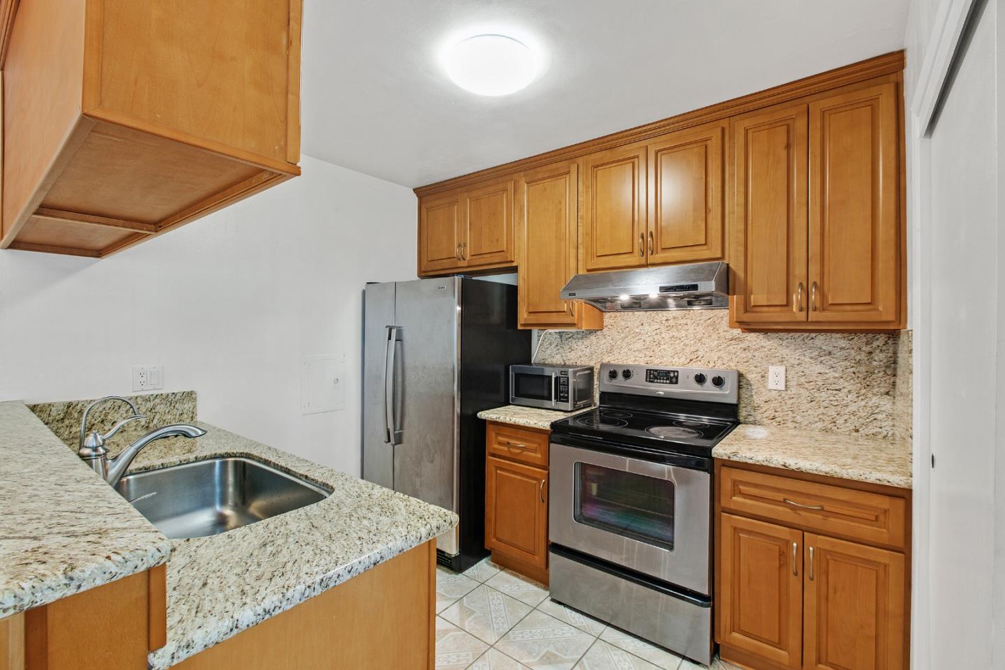 Detail Gallery Image 6 of 19 For 2498 Golzio Ct #1,  San Jose,  CA 95133 - 2 Beds | 1 Baths