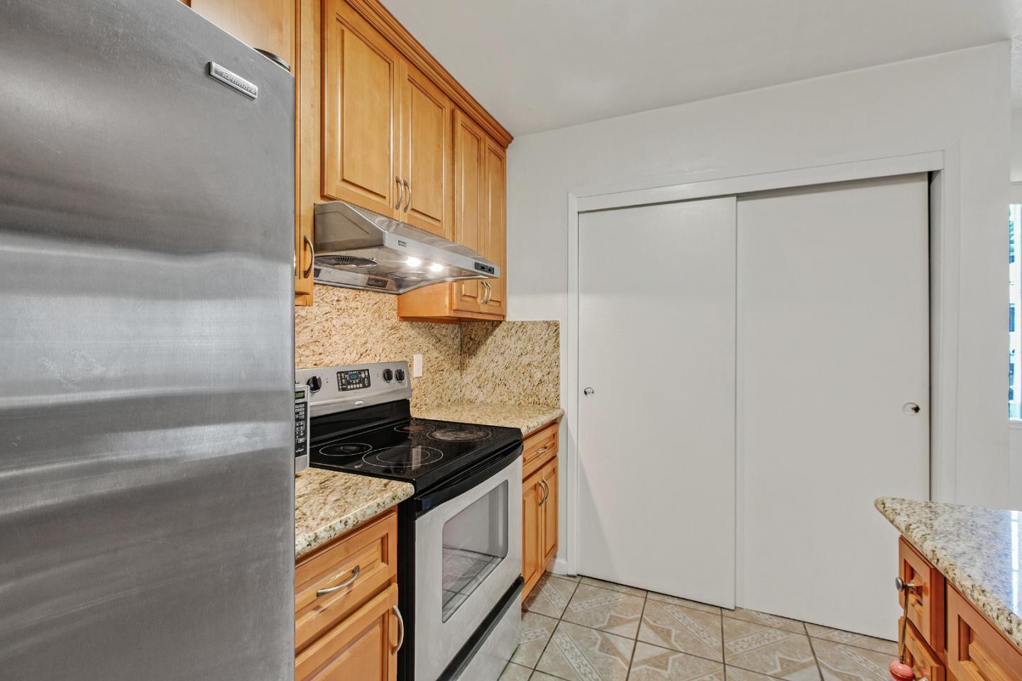 Detail Gallery Image 7 of 19 For 2498 Golzio Ct #1,  San Jose,  CA 95133 - 2 Beds | 1 Baths