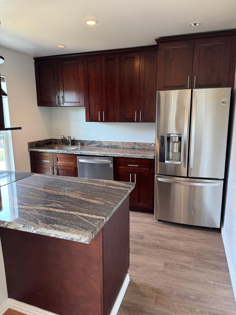 Detail Gallery Image 3 of 10 For 480 E O'keefe St #302,  East Palo Alto,  CA 94303 - 1 Beds | 1 Baths