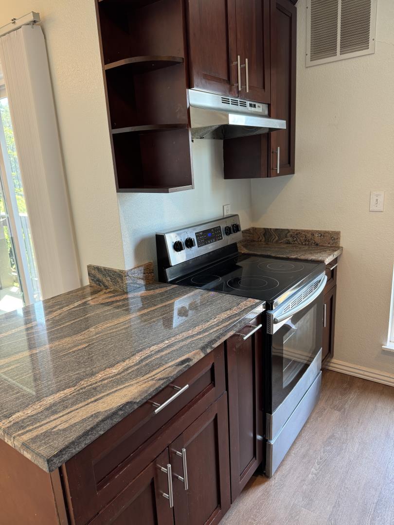 Detail Gallery Image 4 of 10 For 480 E O'keefe St #302,  East Palo Alto,  CA 94303 - 1 Beds | 1 Baths