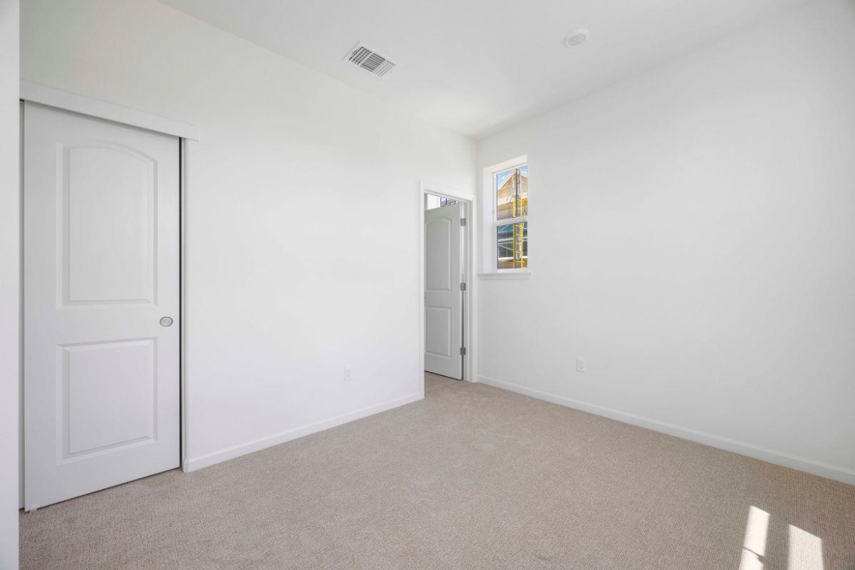 Detail Gallery Image 13 of 39 For 3921-3921a Novel Way, Castro Valley,  CA 94546 - 4 Beds | 4 Baths