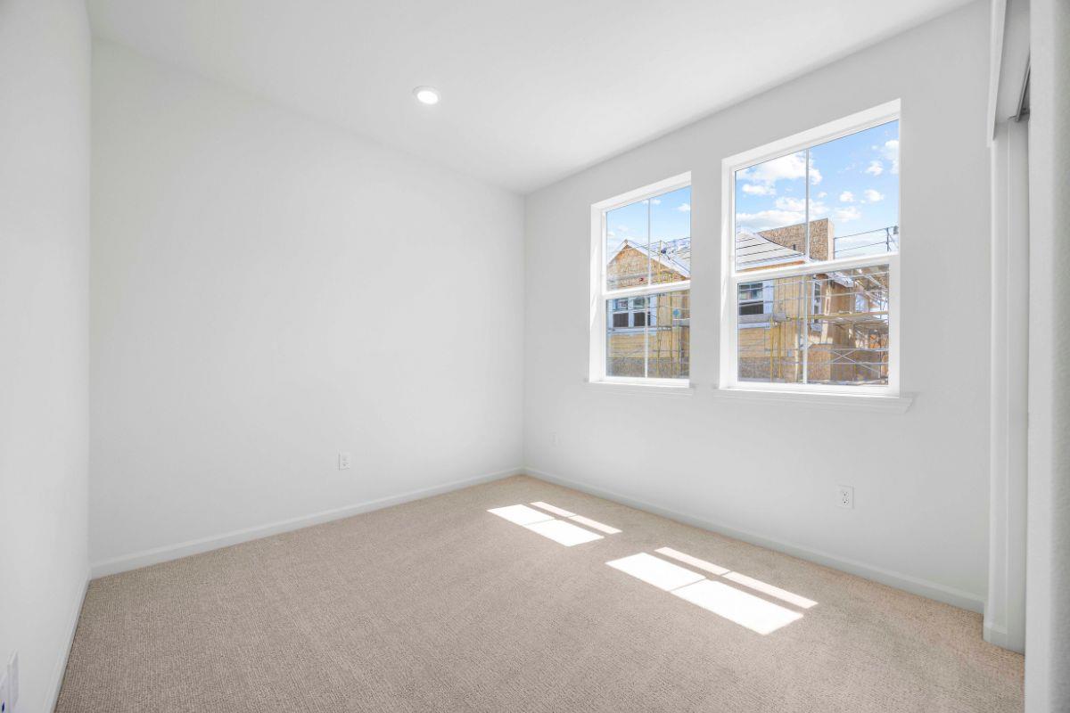 Detail Gallery Image 14 of 39 For 3921-3921a Novel Way, Castro Valley,  CA 94546 - 4 Beds | 4 Baths