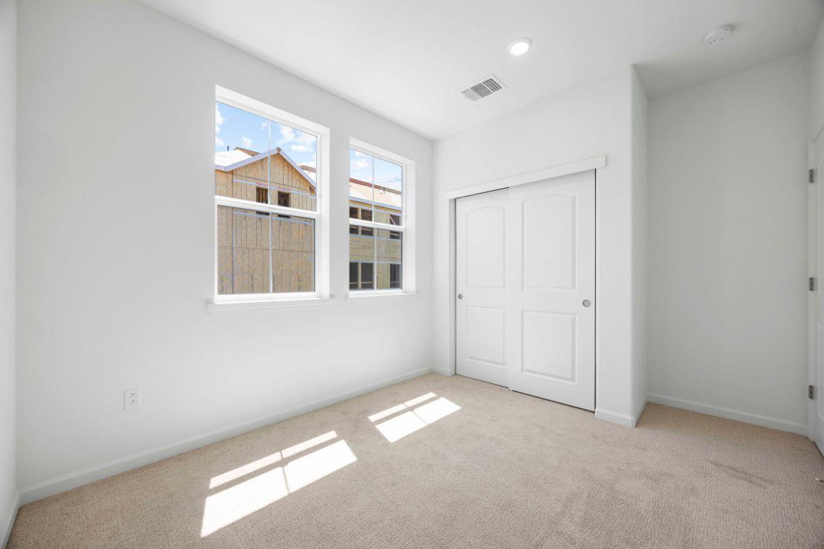 Detail Gallery Image 15 of 39 For 3921-3921a Novel Way, Castro Valley,  CA 94546 - 4 Beds | 4 Baths