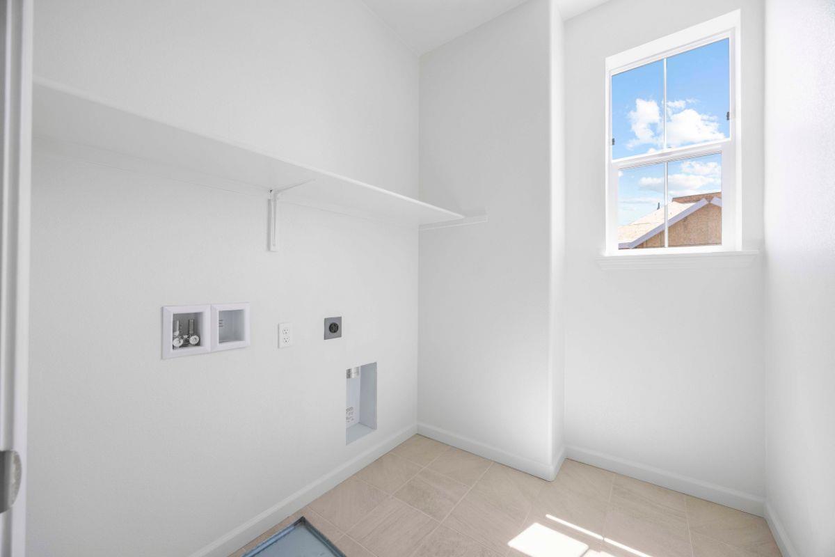 Detail Gallery Image 16 of 39 For 3921-3921a Novel Way, Castro Valley,  CA 94546 - 4 Beds | 4 Baths