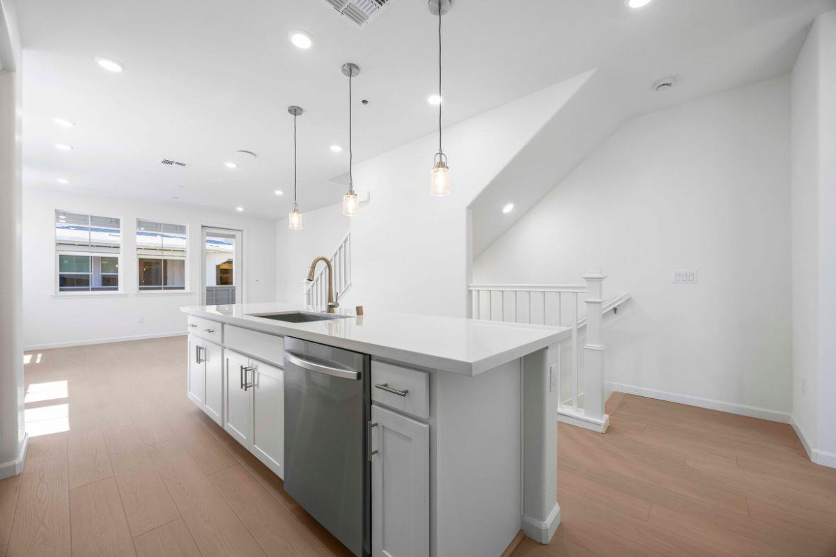 Detail Gallery Image 21 of 39 For 3921-3921a Novel Way, Castro Valley,  CA 94546 - 4 Beds | 4 Baths