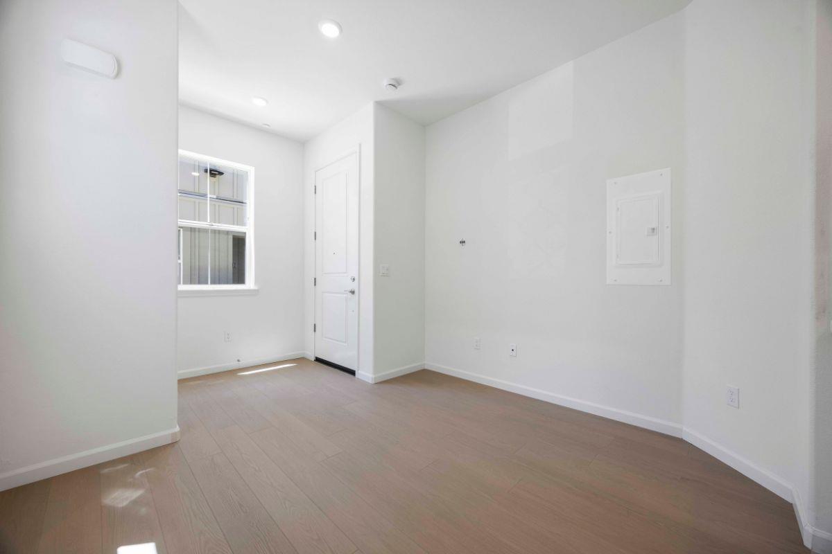 Detail Gallery Image 35 of 39 For 3921-3921a Novel Way, Castro Valley,  CA 94546 - 4 Beds | 4 Baths