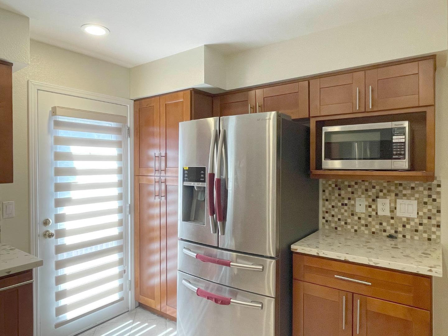 Detail Gallery Image 5 of 15 For 4111 Tawny Ter, Fremont,  CA 94536 - 3 Beds | 2/1 Baths