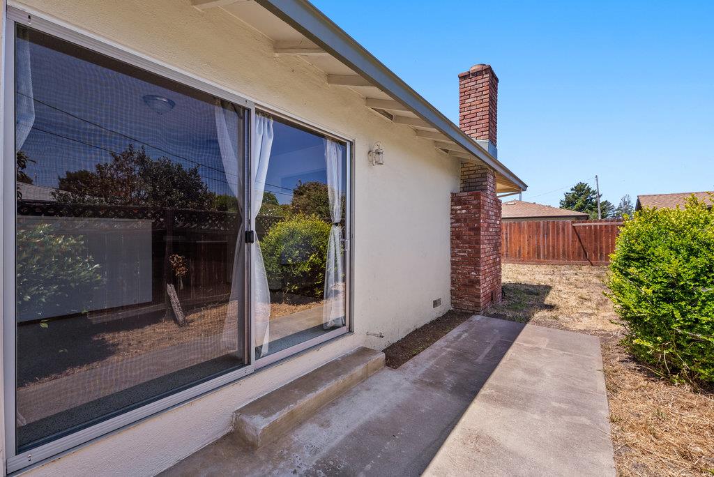 Detail Gallery Image 18 of 20 For 2107 Chanticleer Ave, Santa Cruz,  CA 95062 - 3 Beds | 2 Baths