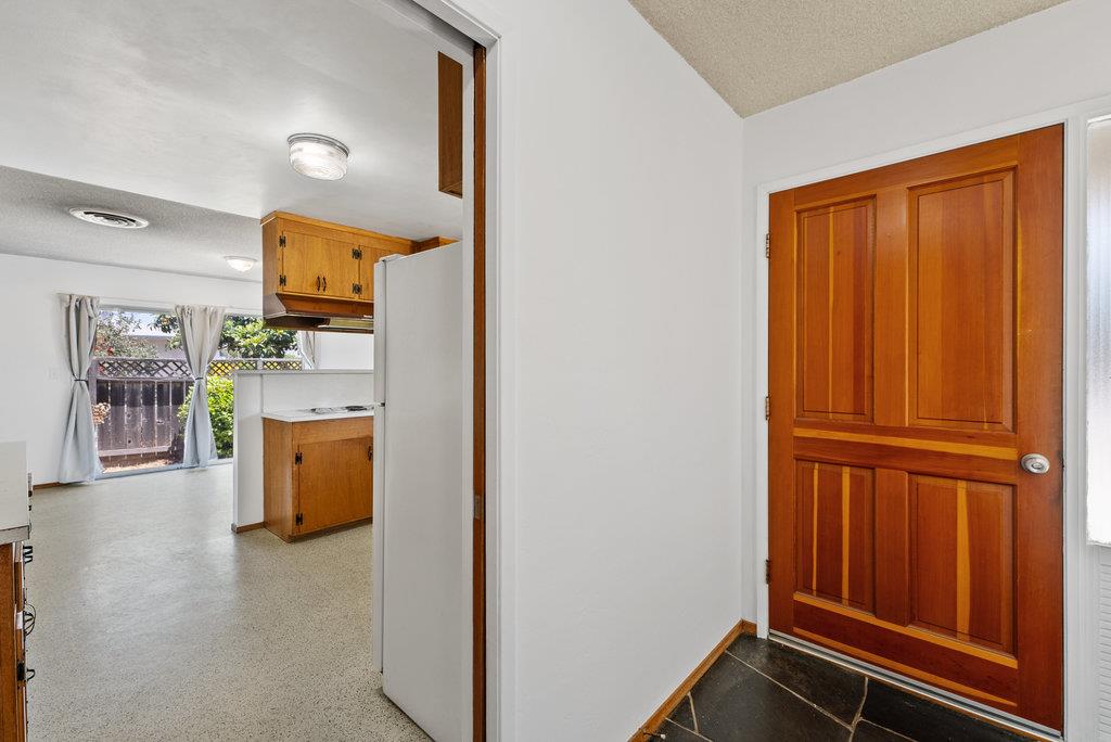 Detail Gallery Image 2 of 20 For 2107 Chanticleer Ave, Santa Cruz,  CA 95062 - 3 Beds | 2 Baths