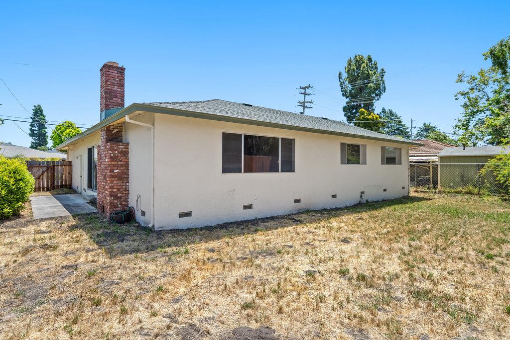 Detail Gallery Image 20 of 20 For 2107 Chanticleer Ave, Santa Cruz,  CA 95062 - 3 Beds | 2 Baths