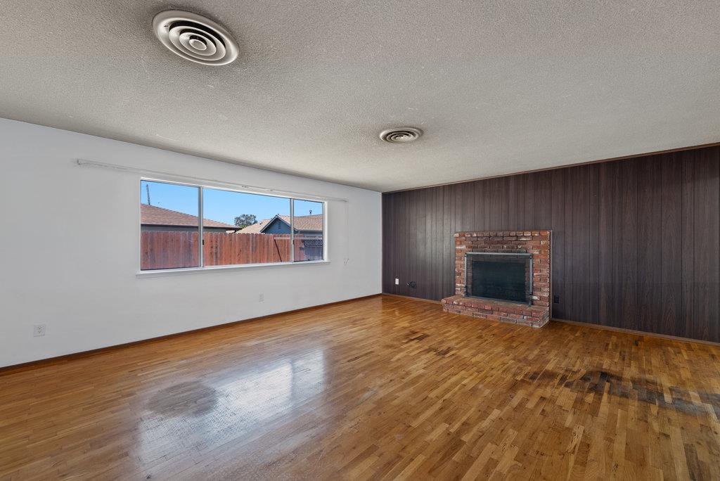 Detail Gallery Image 3 of 20 For 2107 Chanticleer Ave, Santa Cruz,  CA 95062 - 3 Beds | 2 Baths