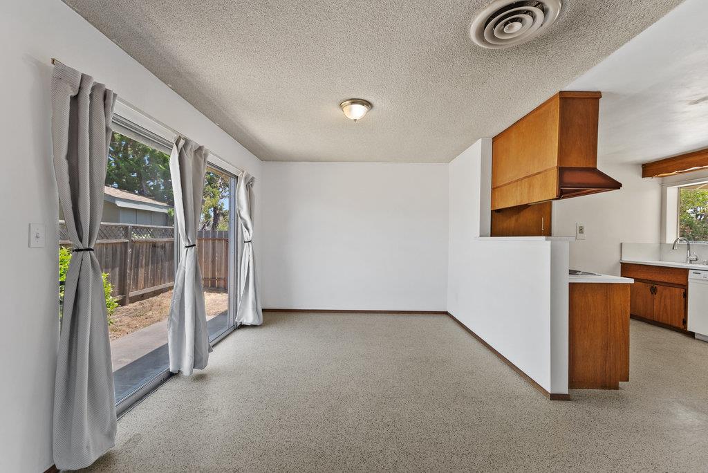 Detail Gallery Image 5 of 20 For 2107 Chanticleer Ave, Santa Cruz,  CA 95062 - 3 Beds | 2 Baths