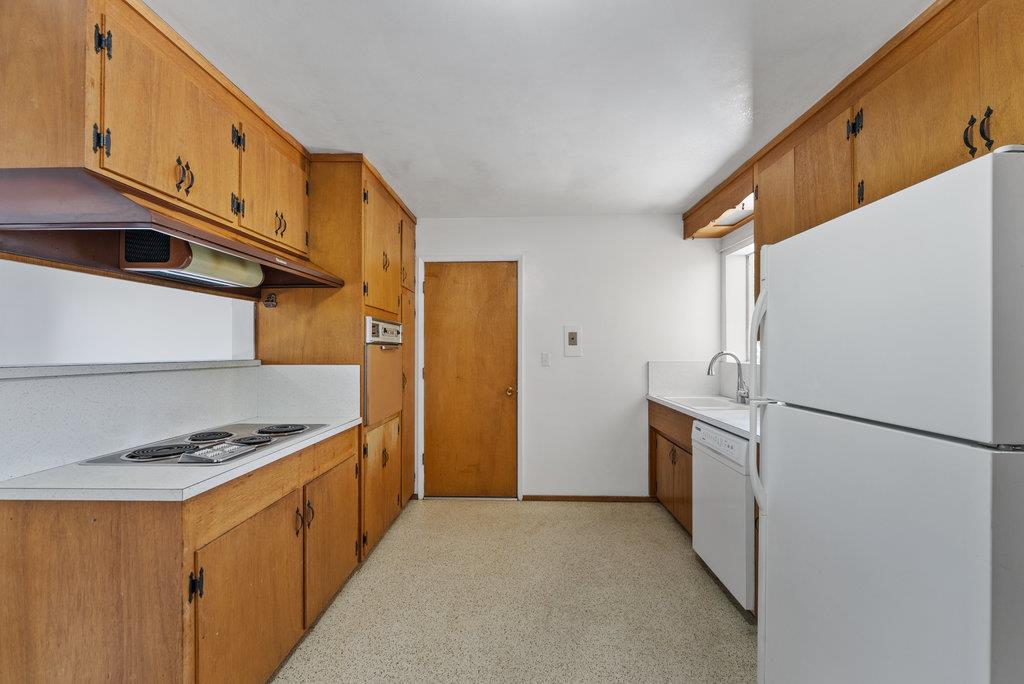 Detail Gallery Image 7 of 20 For 2107 Chanticleer Ave, Santa Cruz,  CA 95062 - 3 Beds | 2 Baths