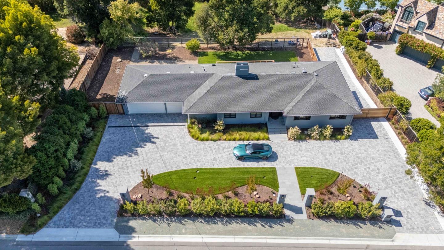 Detail Gallery Image 3 of 74 For 1620 Marlborough Rd, Hillsborough,  CA 94010 - 3 Beds | 2 Baths