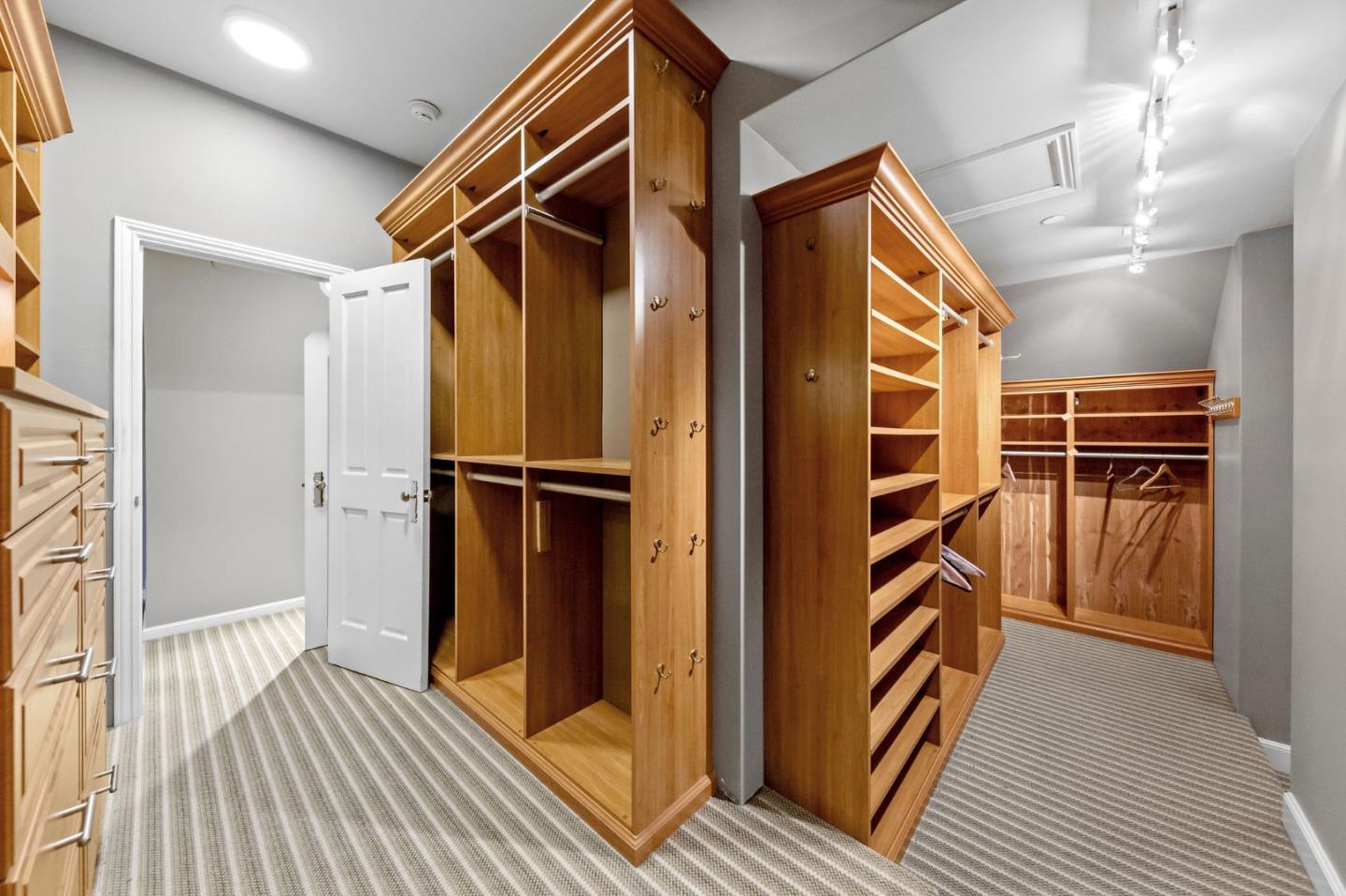 Detail Gallery Image 100 of 111 For 1600 Marlborough Rd, Hillsborough,  CA 94010 - 7 Beds | 7/1 Baths