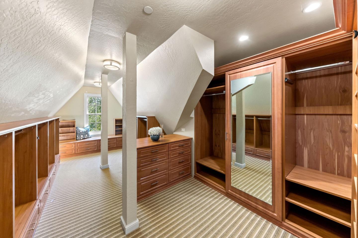 Detail Gallery Image 102 of 111 For 1600 Marlborough Rd, Hillsborough,  CA 94010 - 7 Beds | 7/1 Baths